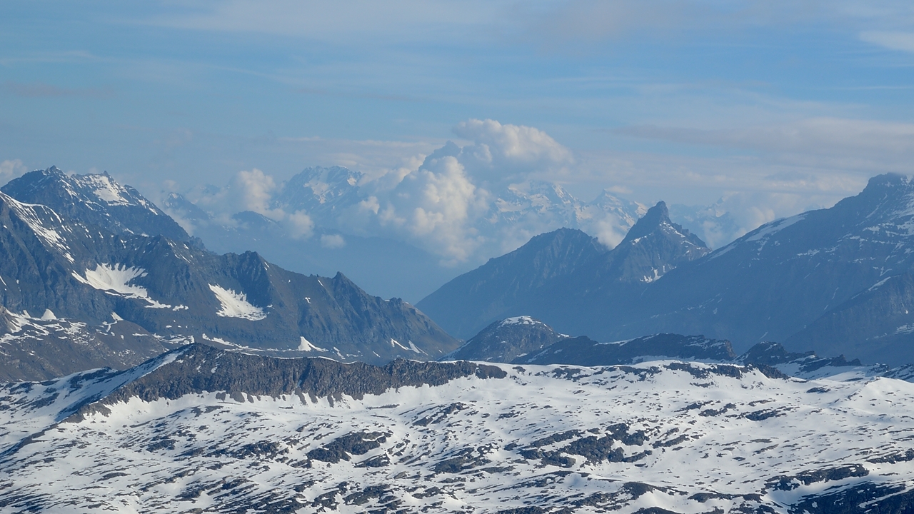 20170603-029-Levanna.jpg - Au sommet : coté italien je n'y connais rien ... mais comme toujours il y a plus de nuages que chez nous