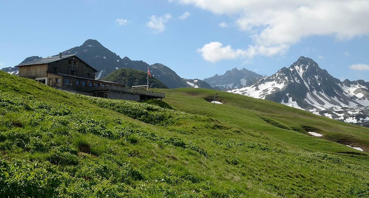 20170610-003-MontJoly.jpg - Arrivée au col de Joly ...