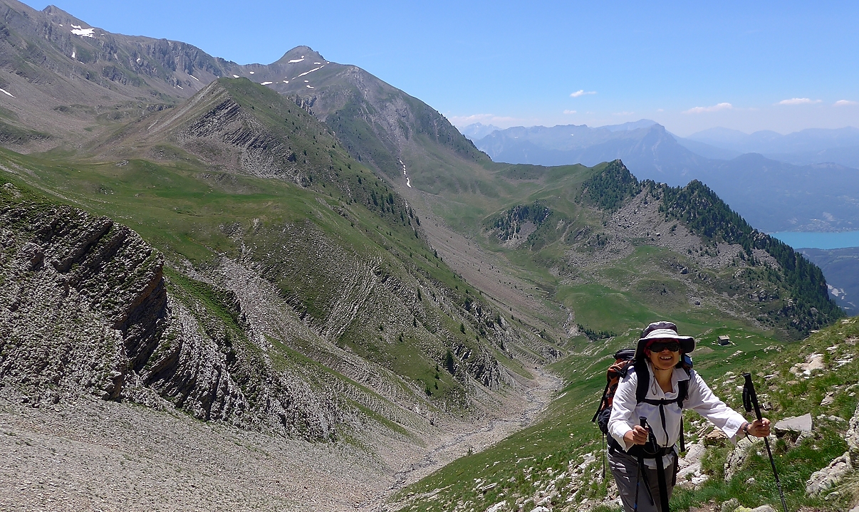 20170617-026-MtGuillaume.jpg - Début de la montée au Col de Reyssas : au fond le Mt Guillaume d'ou on a suivi le vallon superieur (celui a gauche)