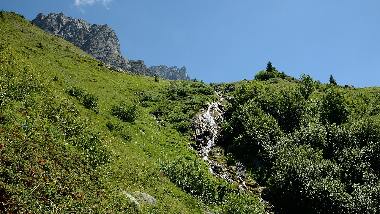 20170716-013-ColSarvatan.jpg - Il y a encore de l'eau partout