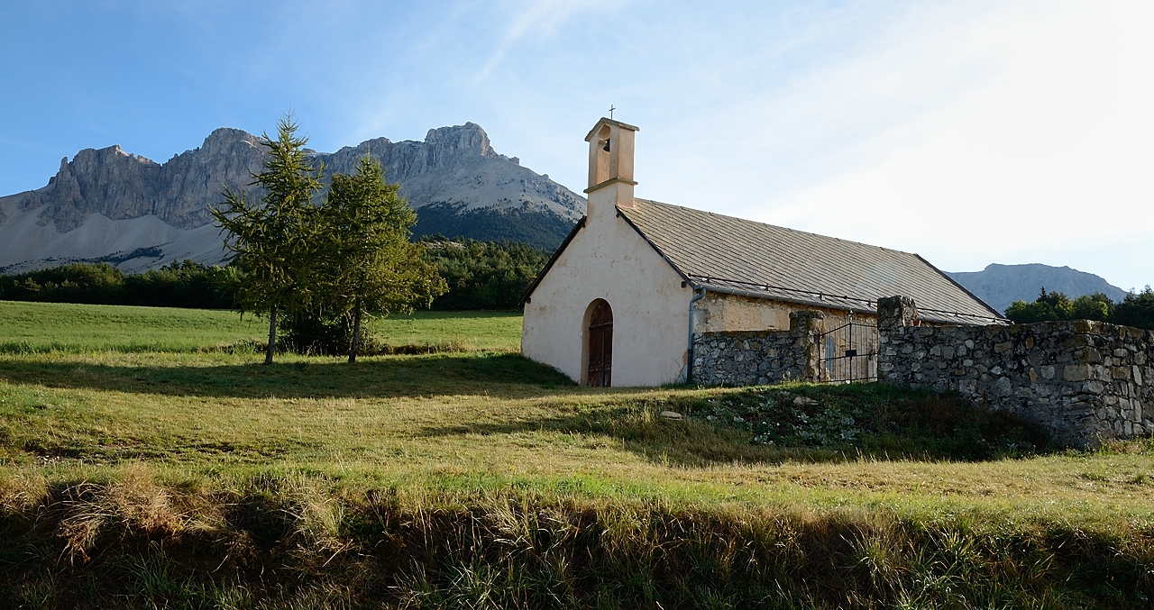 20170910-001-PicBure.jpg - Chapelle a la sortie du village La Montagne