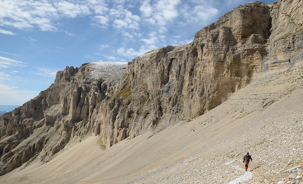 20170910-011-PicBure.jpg - Presque en haut de la combe avec vue sur les rochers de la Tête des Pras Arnaud