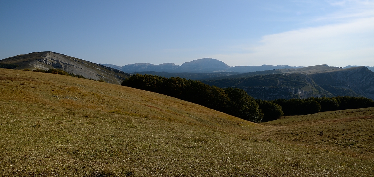 20170923-008-ButStGenix.jpg - Sur le plateau : en face le Col de Rousset et au fond le Grand Veymont