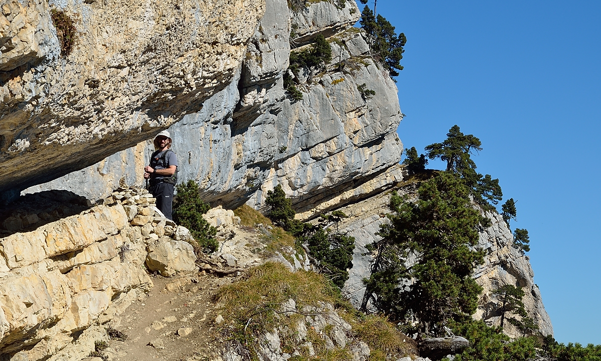20171014-025-PasCharasson.jpg - En attendant on suit pendant quelques metres le sentier de la "Sangle"