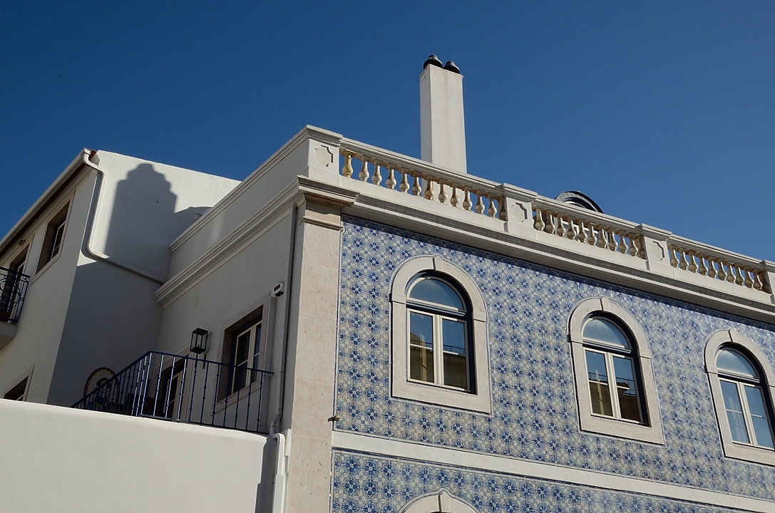 20171112-158-Lisboa.jpg - Beetween Estrela Church and Cais da Sodre: typical tiles