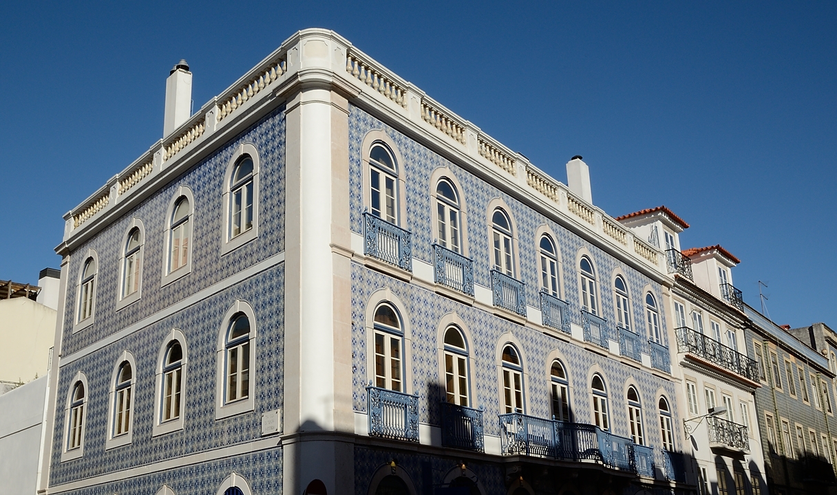 20171112-159-Lisboa.jpg - Beetween Estrela Church and Cais da Sodre: typical tiles