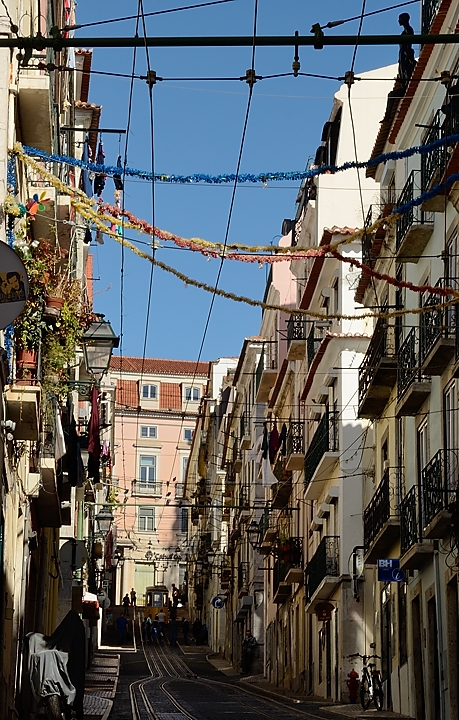 20171112-168-Lisboa.jpg - Beetween Estrela Church and Cais da Sodre: ascensor da Bica
