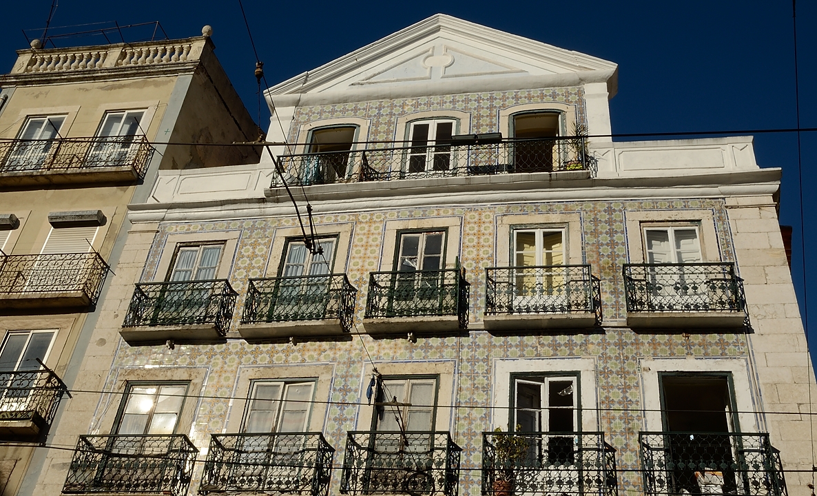 20171112-196-Lisboa.jpg - Between Cais do Sodre and Miradouro de Santa Catarina