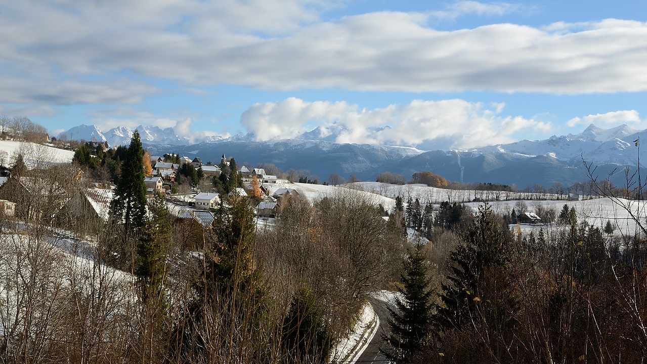 20171126-017-ChateauNardent.jpg - Au même endroit, vue sur le balcon de la Chartreuse (ca doit etre les Meunieres)