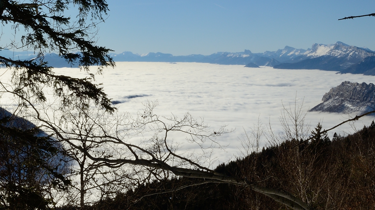 20171224-001-ColPorte.jpg - Mer de nuage au-dessus de Grenoble et le Vercors (avec au fond le Mont Aiguille bien evidemment)