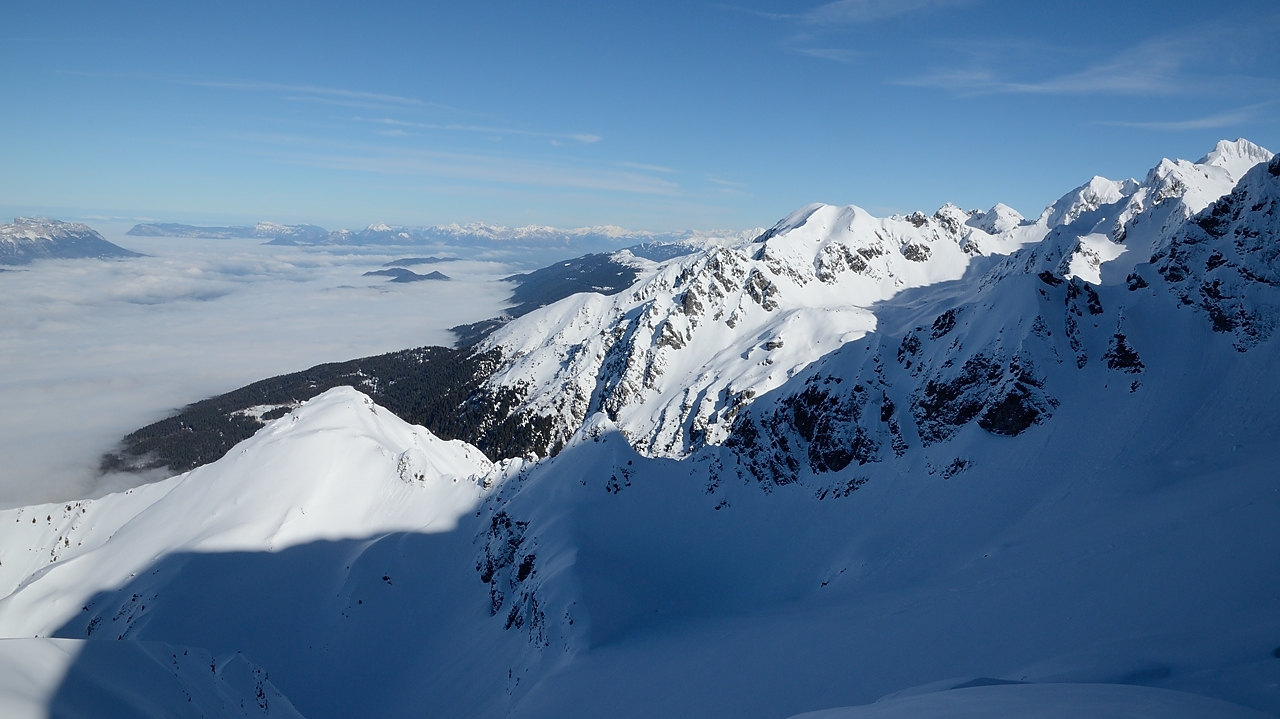 20180128-023-Col-du-Loup.jpg - Vue du sommet en direction de Chambéry et des Bauges