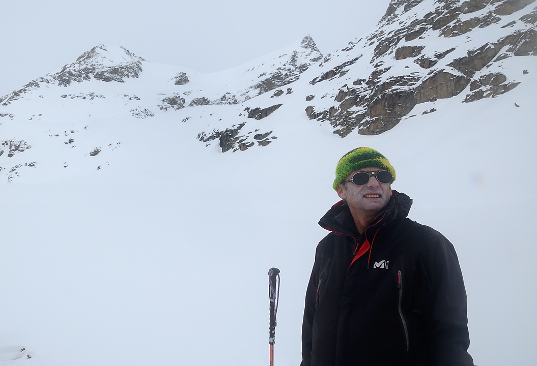 20180318-048-Bonneval.jpg - On s'arrete là : le chef ... et au fond la Grde Aiguille Rousse (a droite) et la petite à gauche