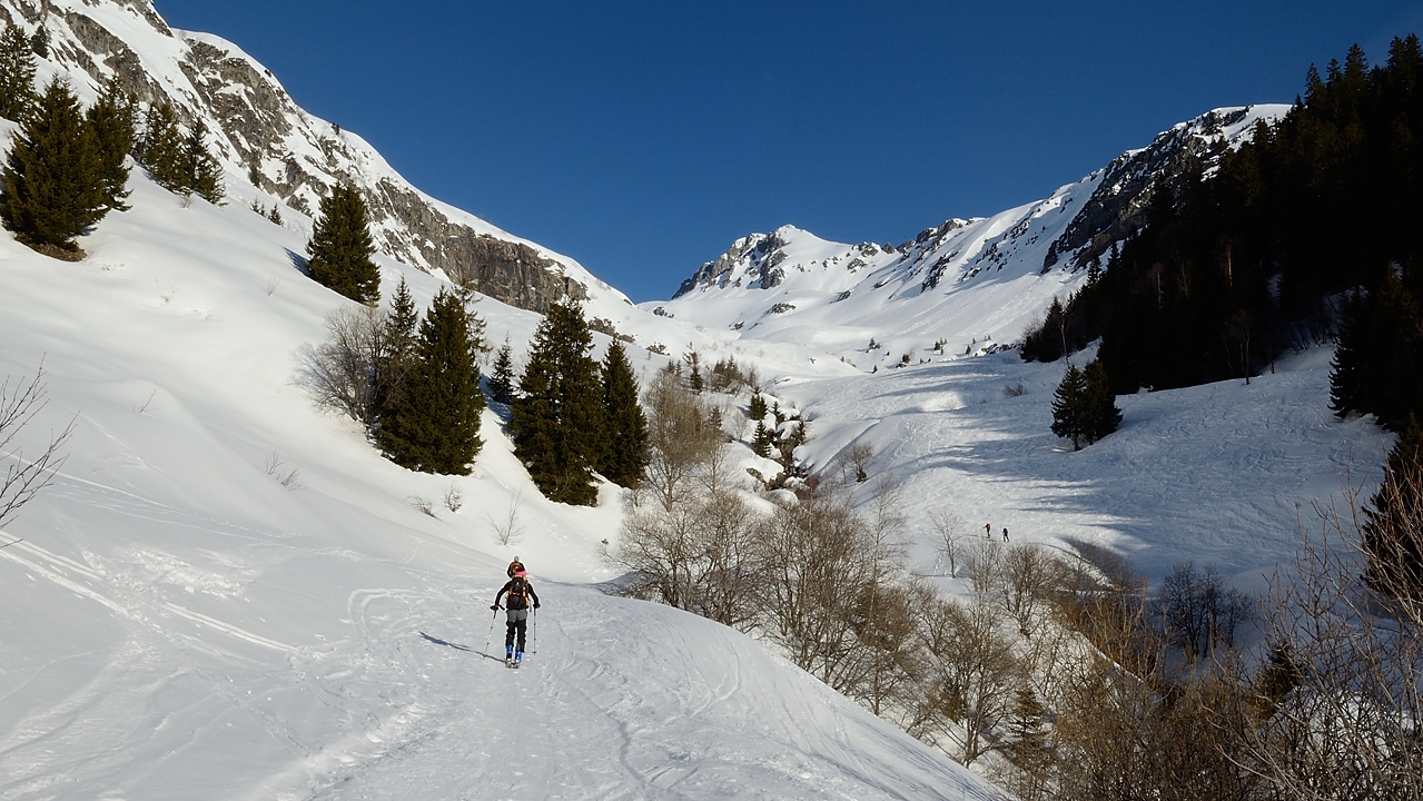 20180324-001-PortesMontmelian.jpg - Au départ, encore sur la route du Col de la Madeleine