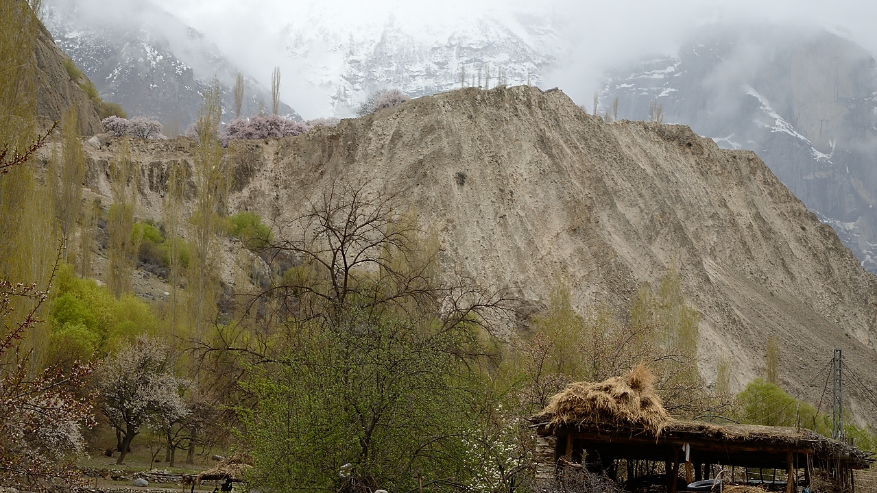 2016-04-17-0102-SkarduAskole.jpg -  ...