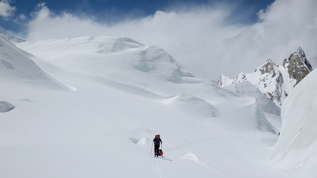 2016-04-23-0503-Ski-Baltoro-j2.jpg -  ...