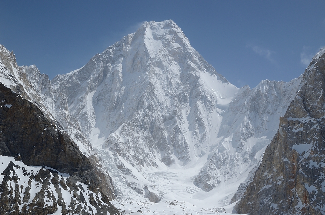 2016-04-25-0616-Ski-Baltoro-j4.jpg -  West Gasherbrum Glacier and Gasherbrum IV