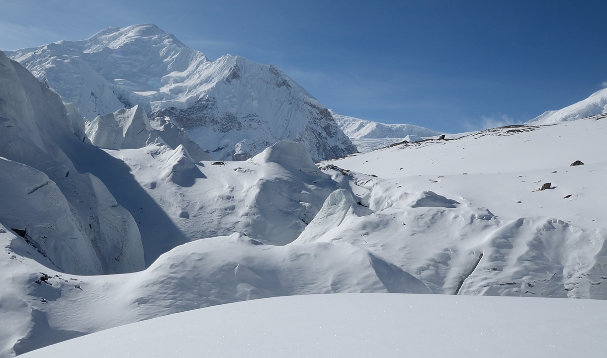 2016-04-26-0664-Ski-Baltoro-j5.jpg - Baltoro Kangri from a viewpoint on the Upper Baltoro Glacier