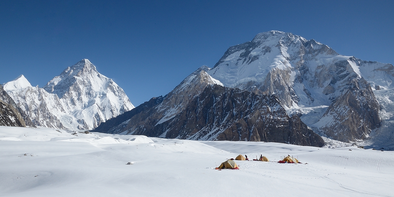 2016-05-02-0990-Ski-Baltoro-j11.jpg - ... en ne s'en lasse pas :  Broad Peak et K2