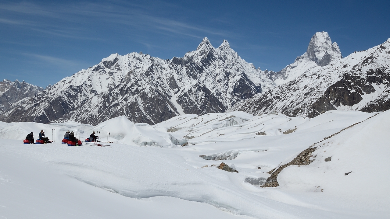 2016-05-02-1035-Ski-Baltoro-j11.jpg - Muztagh Tower, cette fois bien degagée