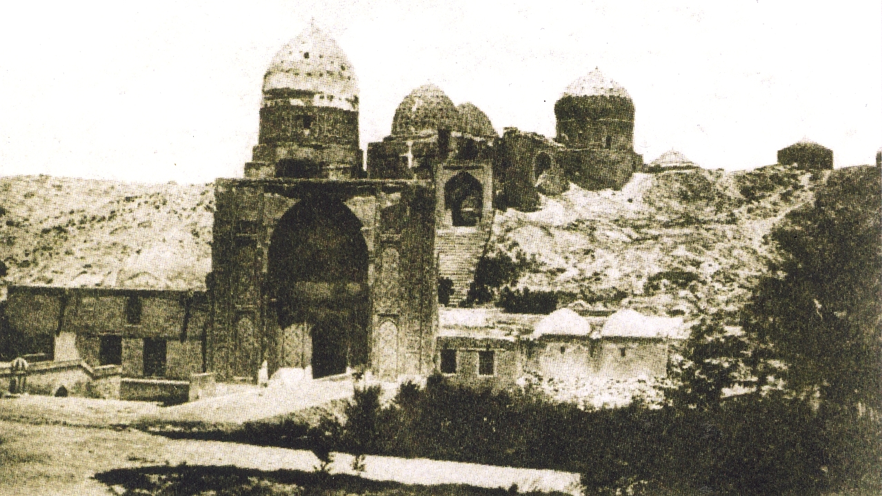 Samarkand-Sha-i-Zinda-old.jpg - Shah-i-Zinda around 1900 before restauration by the Russians