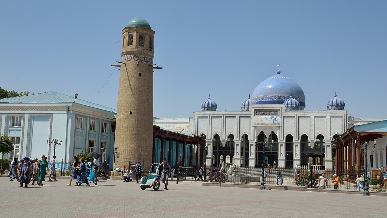 Tadjikistan-J10-2012-07-31-002-KhujandNov.jpg - Back at the bazar the next morning