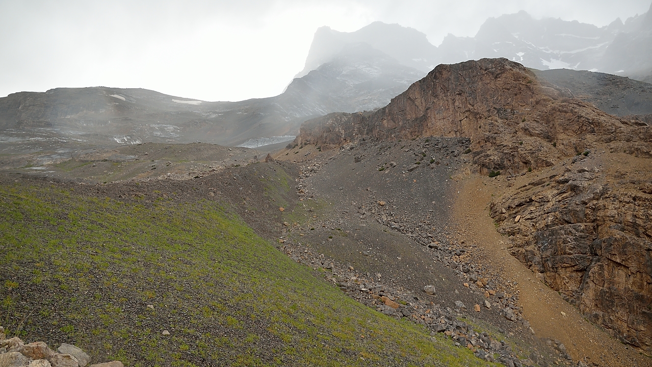 Tadjikistan-J20-2012-08-10-033-Alaudin.jpg -   ... and finally it starts raining ... not so nice ...