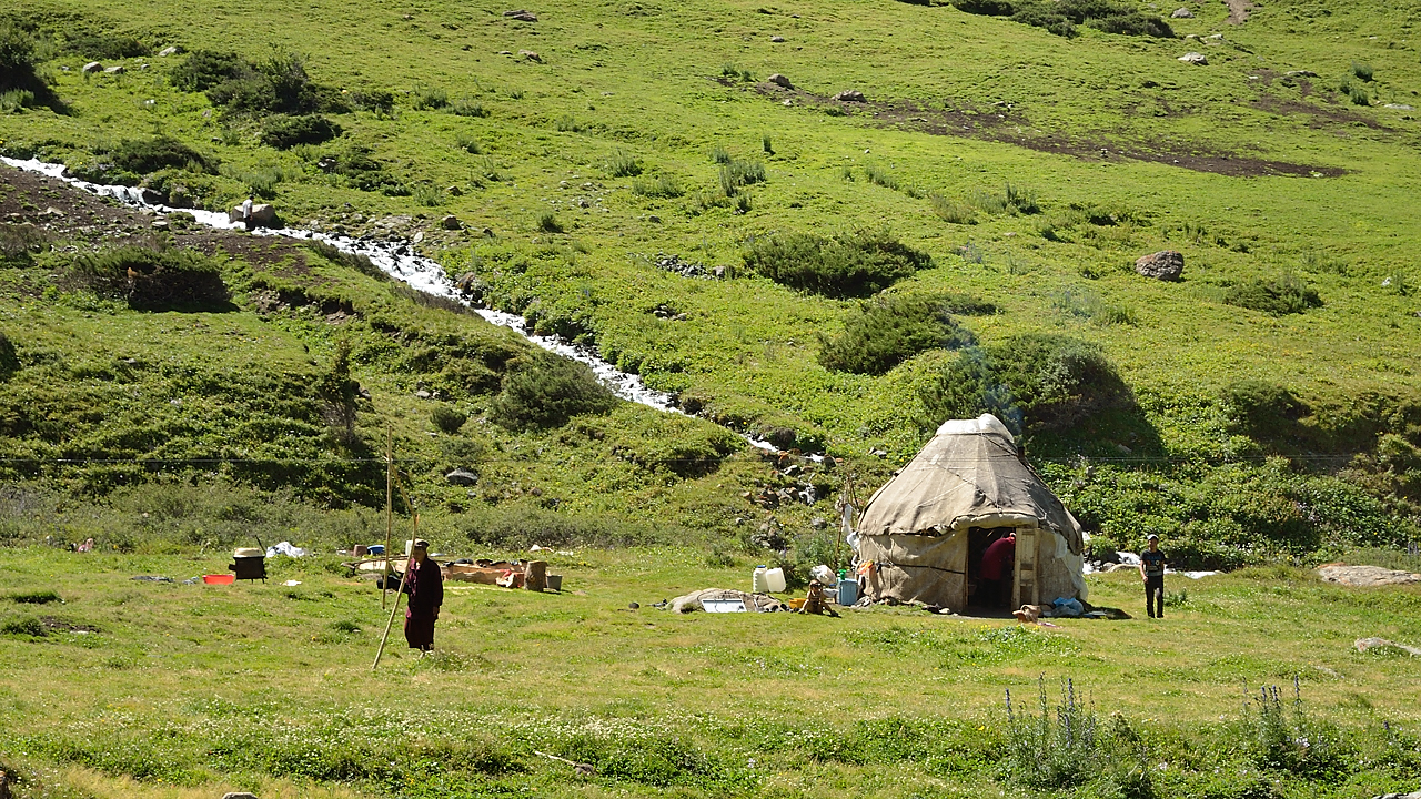 20130730-041-Karakol-MaydAdyr.jpg - just after Kokija:  invited in a camp for another bol of khimiz