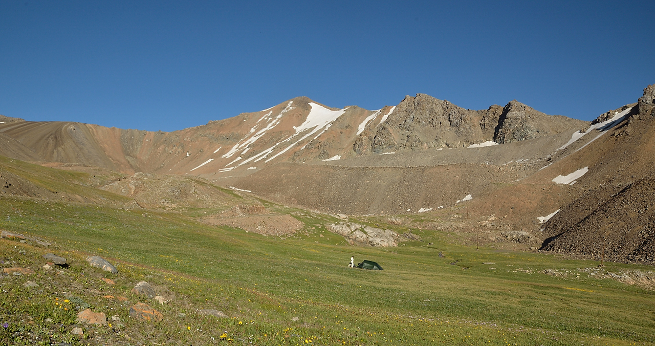 20130730-060-Karakol-MaydAdyr.jpg - our camping place just below the pass (on the right)
