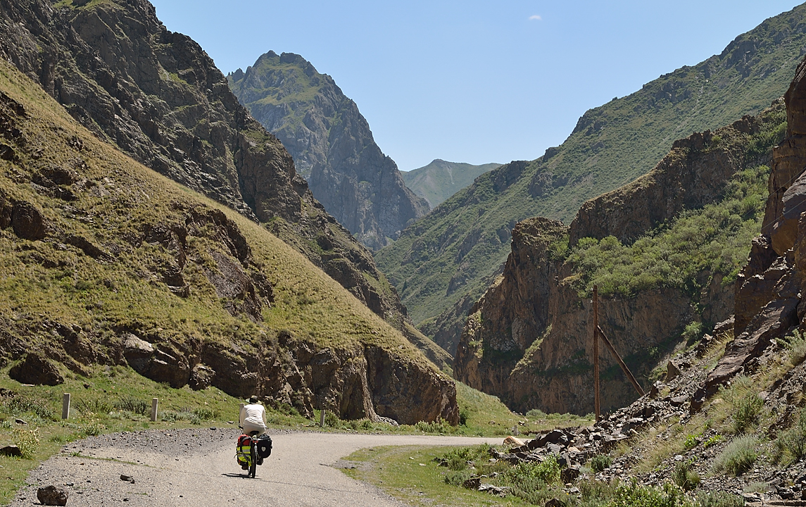 20130731-085-Karakol-MaydAdyr.jpg - Further down it gets dryer ...