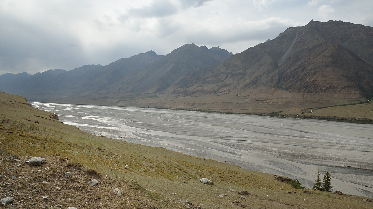 20130801-013-Trek.jpg - downstream view of Enilchek