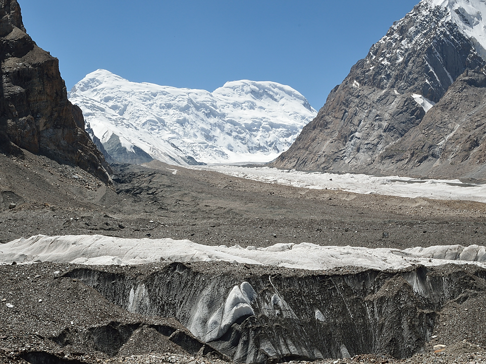 20130806-128-Trek.jpg - facing Proletarskii Tourist glacier