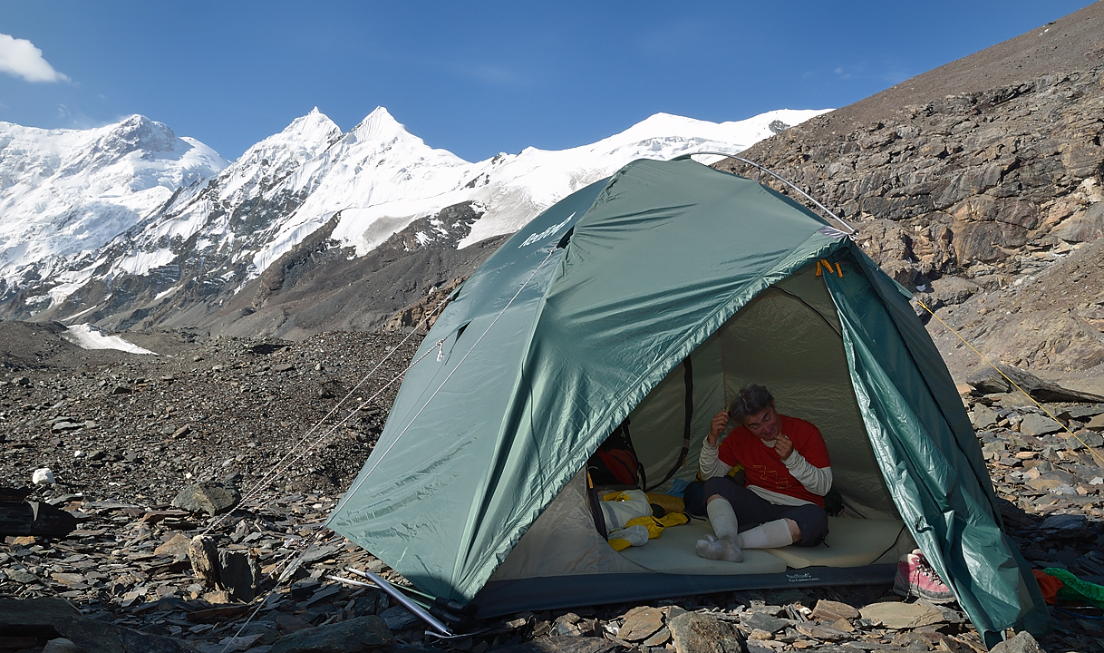 20130807-151-Trek.jpg - The summits on the westside above the Dikki glacier, between Pesni Abaja (to the right above our Aksai tent) and Neru