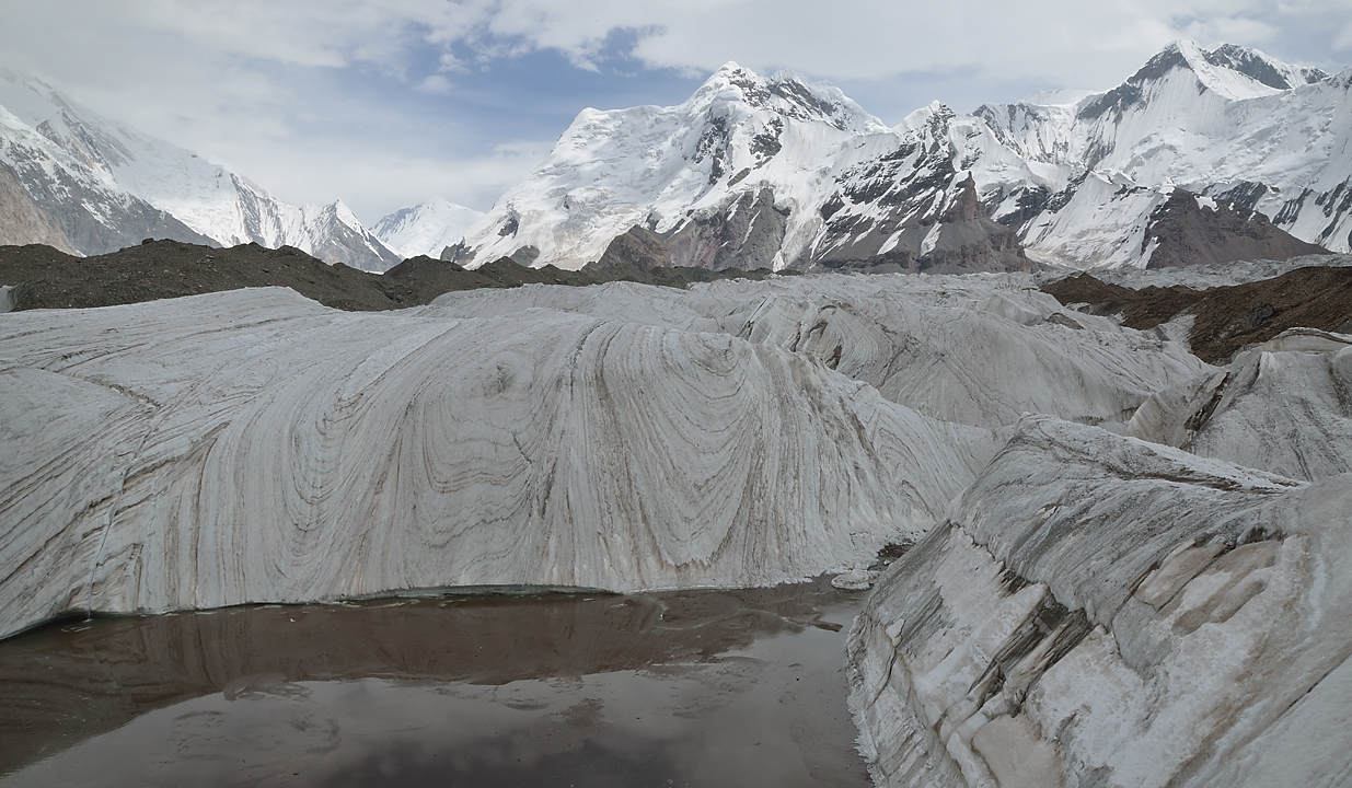 20130807-177-Trek.jpg - An impressive glacier lake