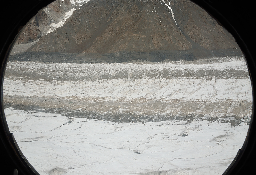 20130809-101-BaseCamp.jpg - The Enylchek glacier