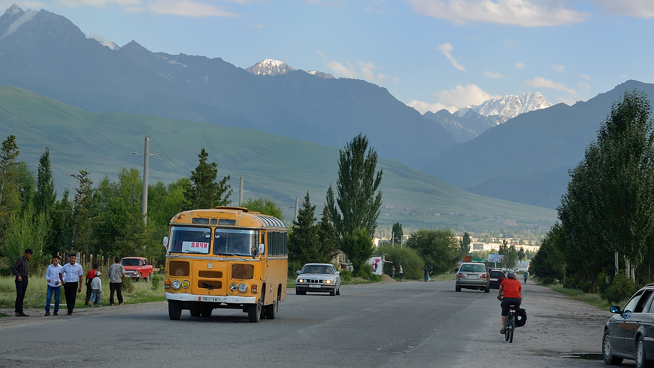 20130811-042-Karakol-bis.jpg - Back at the north entry of Karakol