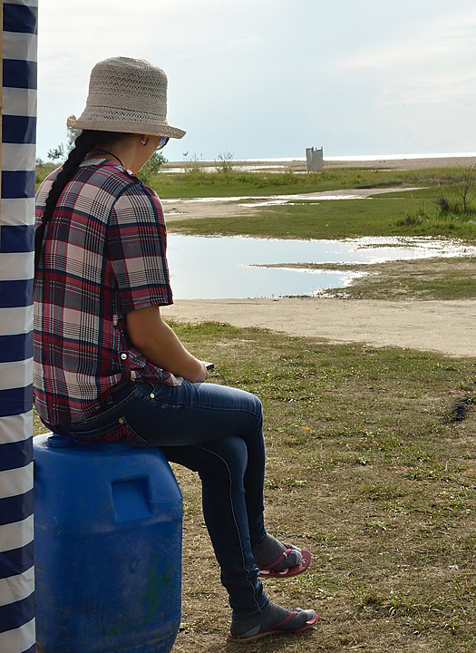 20130813-059IssykKul.jpg - Finally at the beach close to Jenish