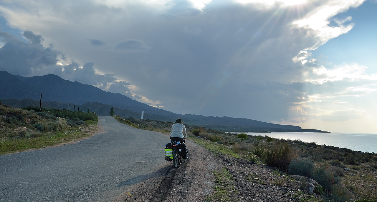 20130814-099IssykKul.jpg - On the road between Tosor and Kaji Sai