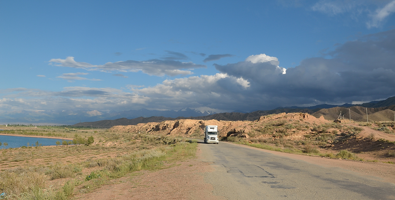 20130814-103IssykKul.jpg - On the road between Tosor and Kaji Sai