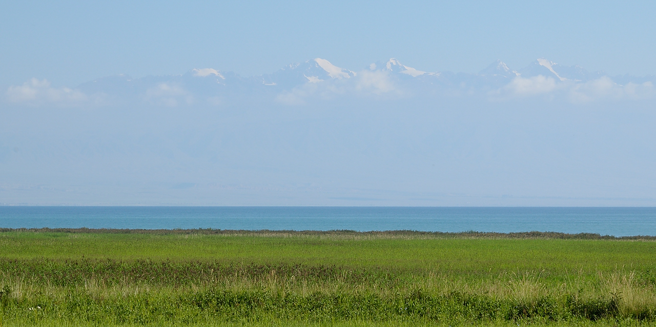 20130816-178IssykKul.jpg - The first time that one can see the mountains on the north shore of the lake, on the Kazak border